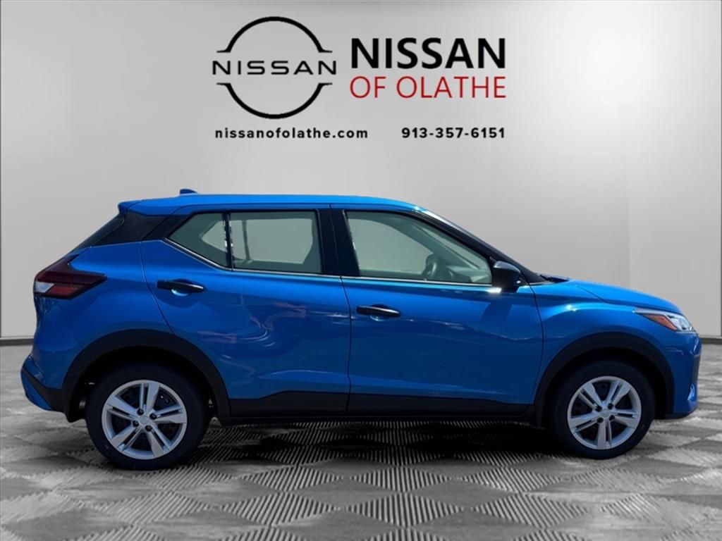 2025 Nissan Kicks Play S photo 23