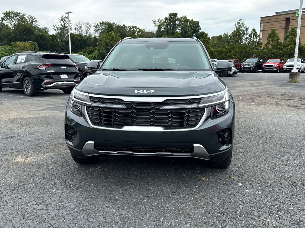 2025 Kia Seltos EX photo 8