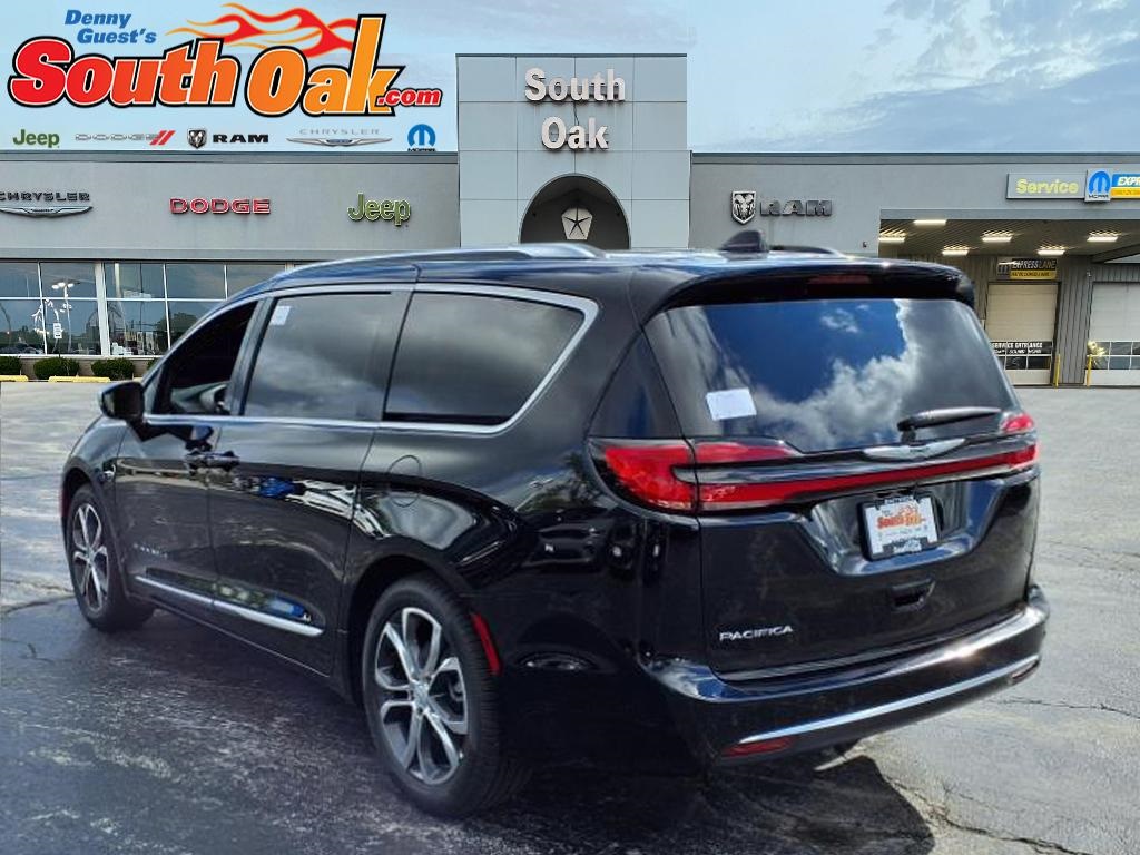 2026 Chrysler Pacifica Pinnacle photo 4