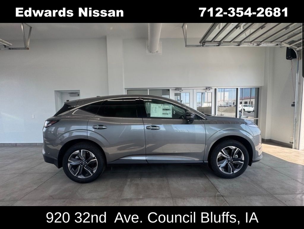 2025 Nissan Murano SL's photo