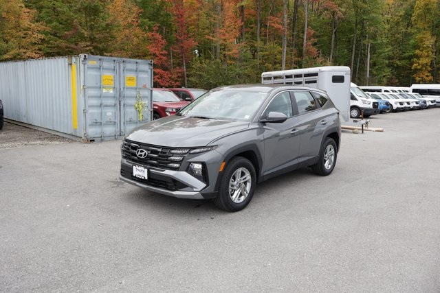 2025 Hyundai Tucson SE photo 2