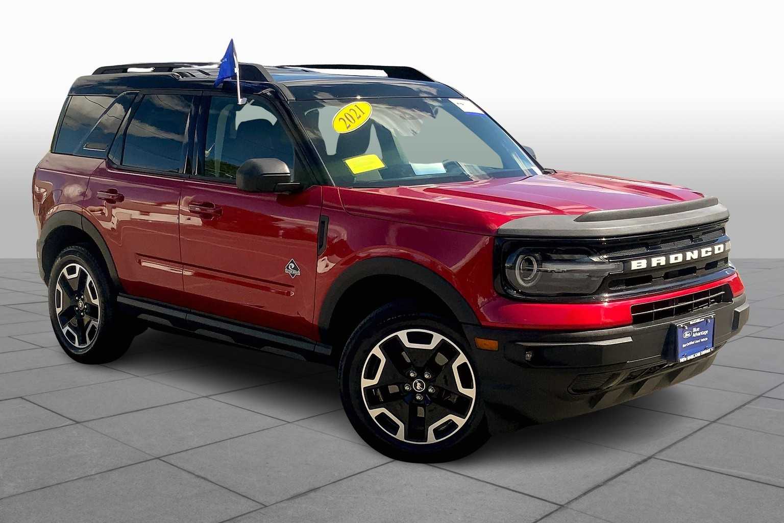 2021 Ford Bronco Sport Outer Banks photo 2