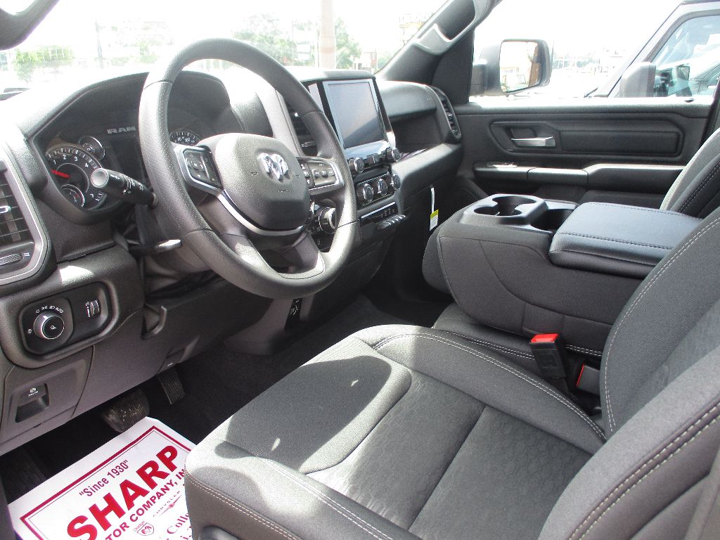 2025 Ram 1500 Big Horn photo 4