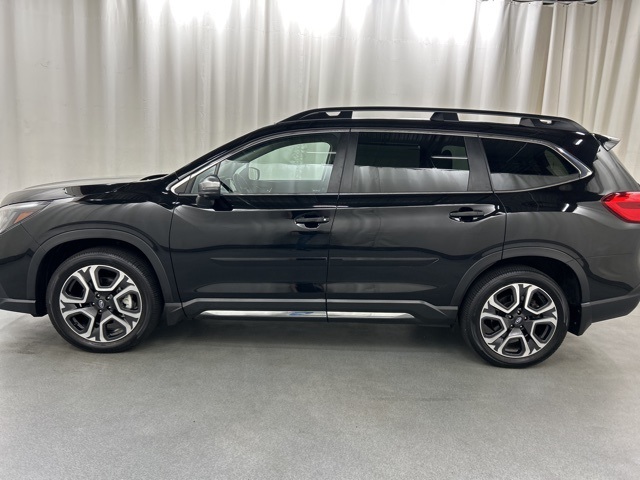 2023 Subaru Ascent Limited photo 3