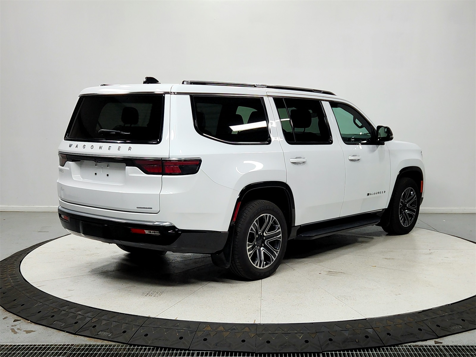 2024 Jeep Wagoneer Series II photo 6