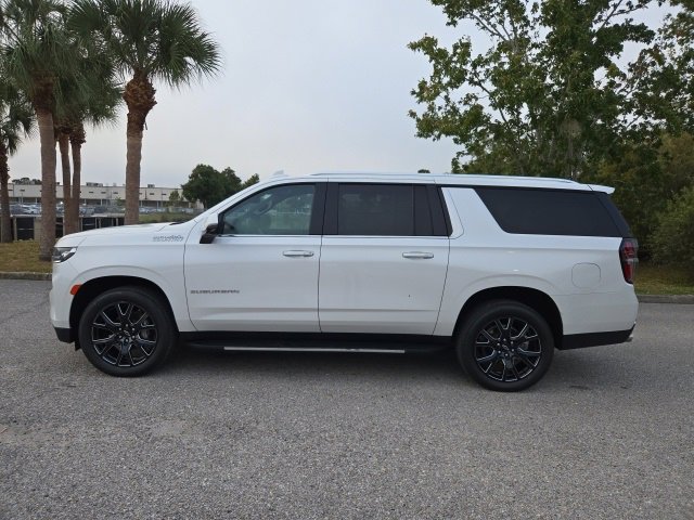 2023 Chevrolet Suburban High Country photo 2