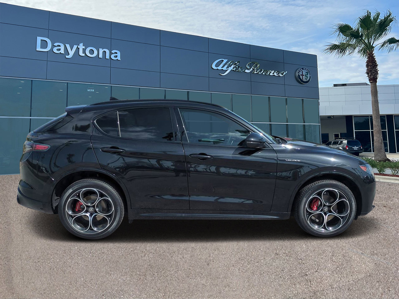 2025 Alfa Romeo Stelvio Sprint photo 3
