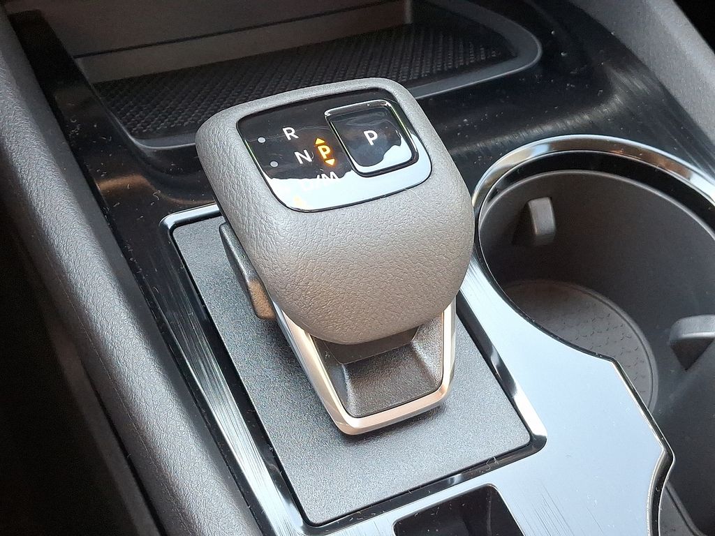 2026 Nissan Rogue SV photo 5