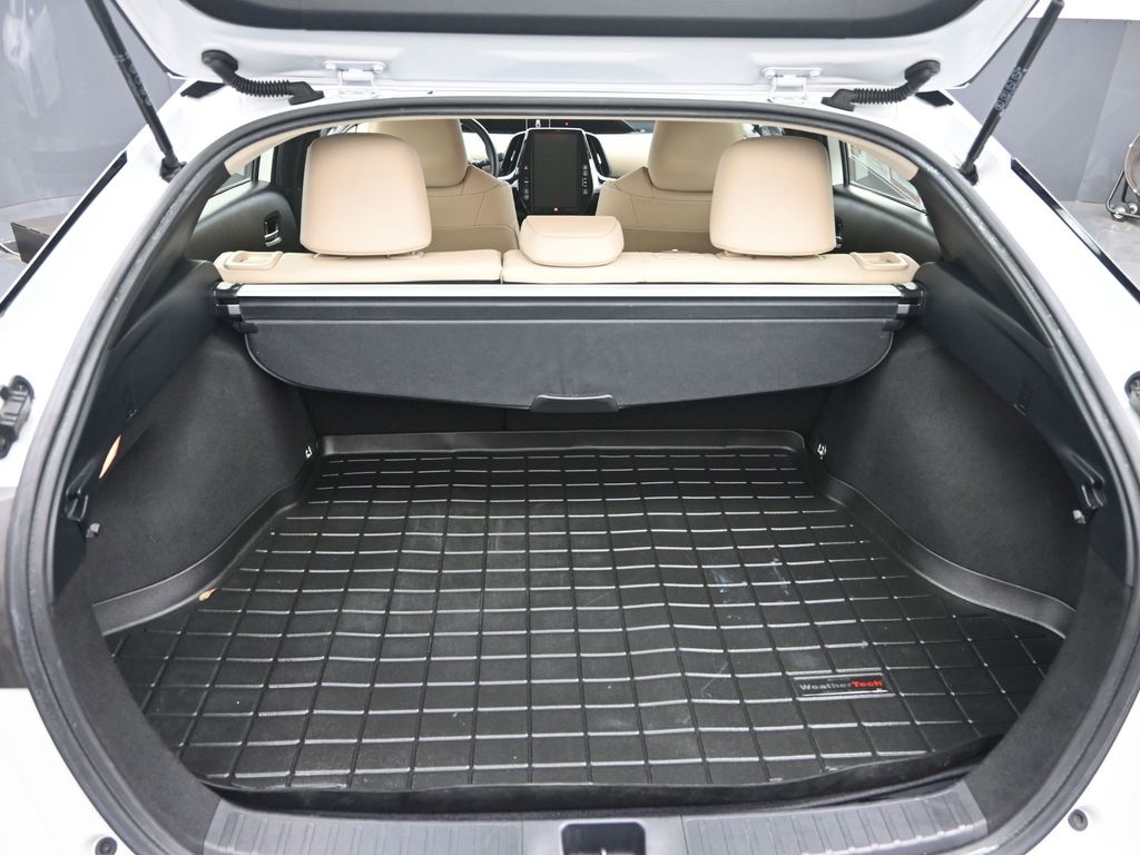 2022 Toyota Prius Limited photo 6