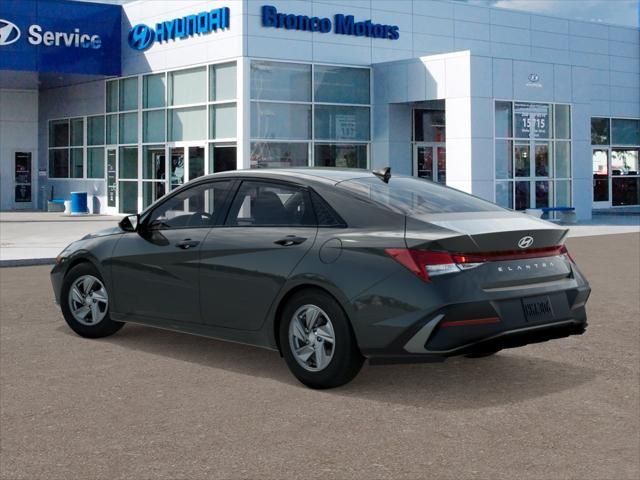 2025 Hyundai Elantra SE photo 4