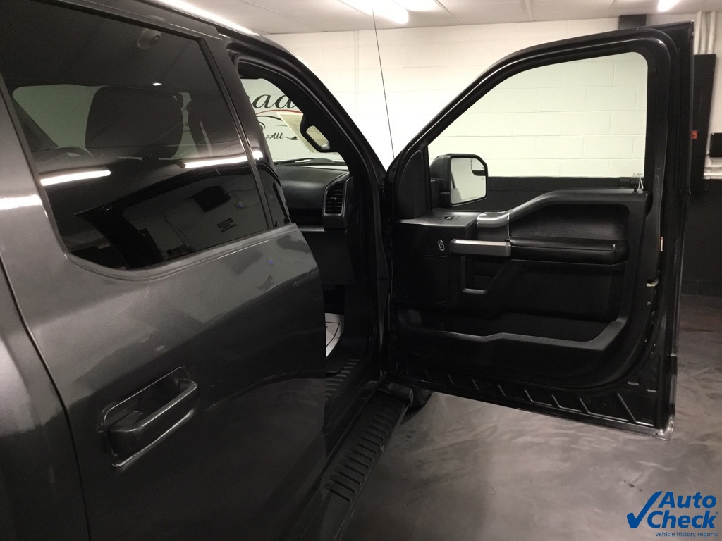 2017 Ford F-150 XLT photo 41