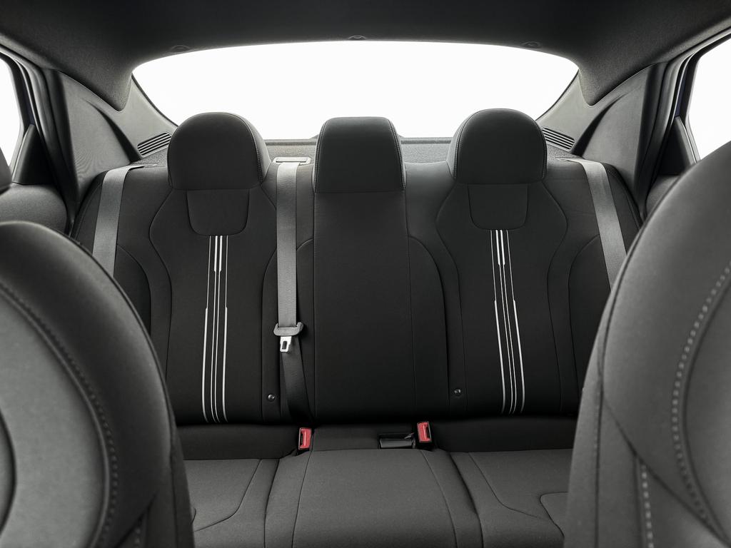 2025 Hyundai Elantra SEL Sport photo 15