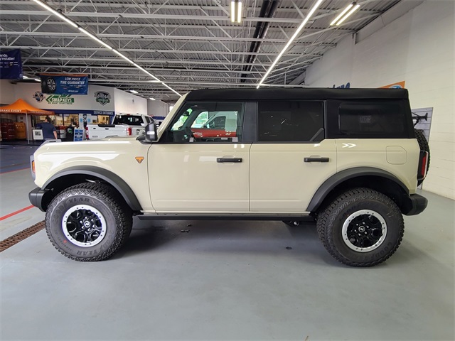 2025 Ford Bronco Badlands photo 7