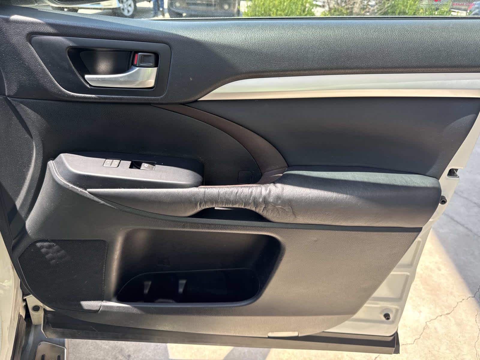 2015 Toyota Highlander XLE photo 38