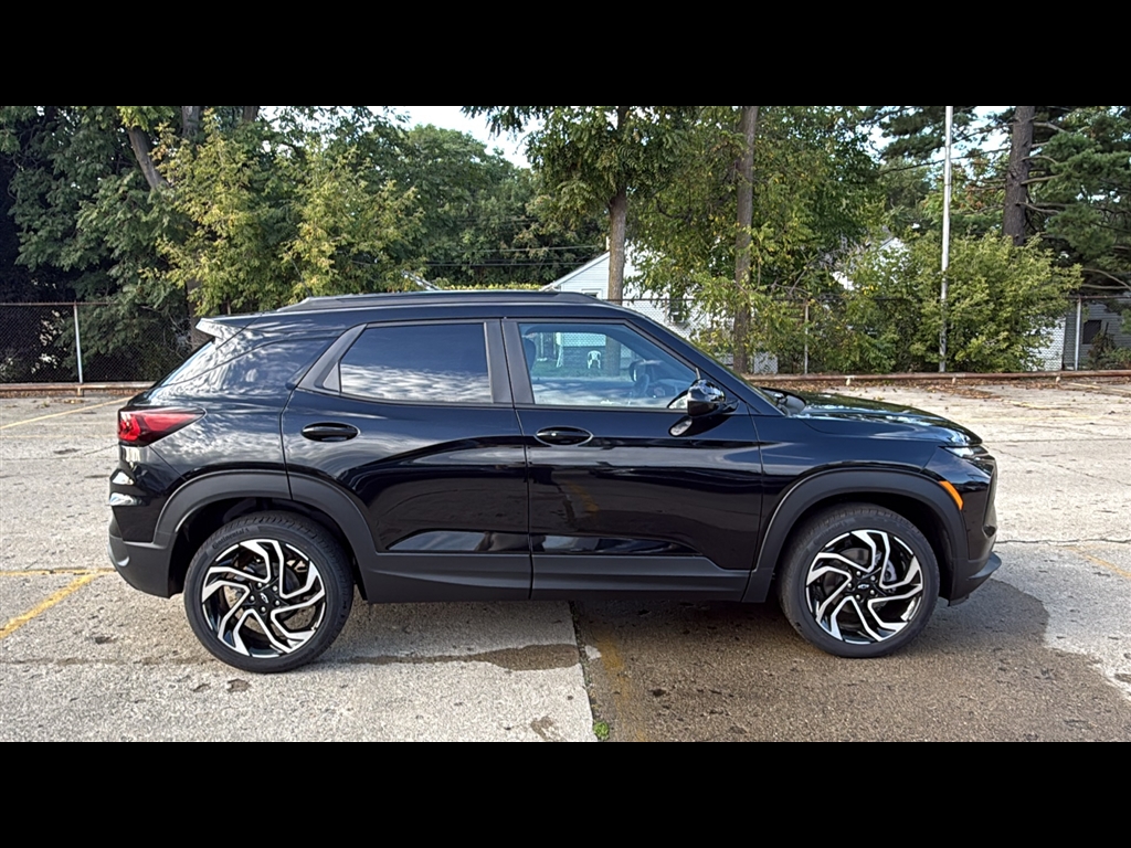 2026 Chevrolet Trailblazer RS photo 3
