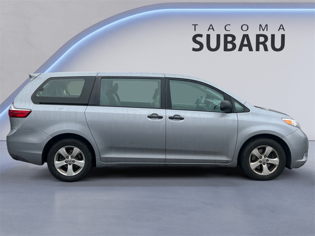 2017 Toyota Sienna L photo 6