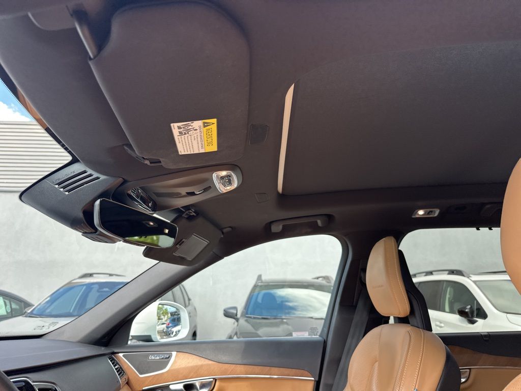2017 Volvo XC90 T6 Inscription photo 10