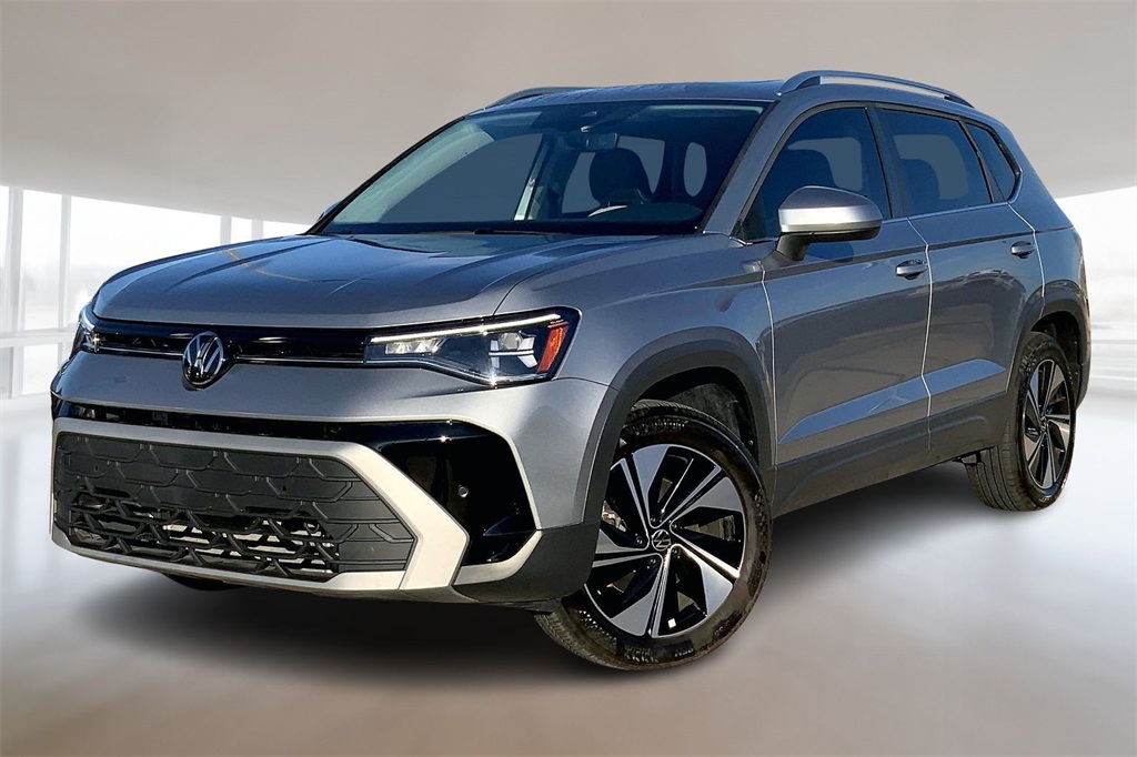 2025 Volkswagen Taos SE's photo