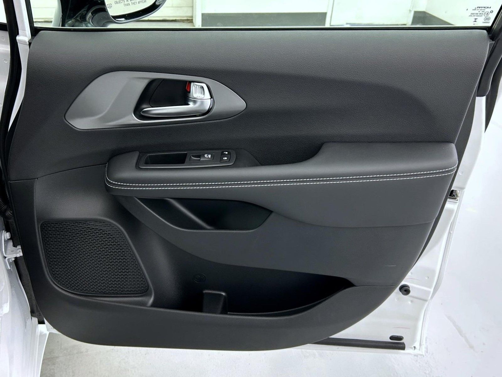 2026 Chrysler Voyager LX photo 16