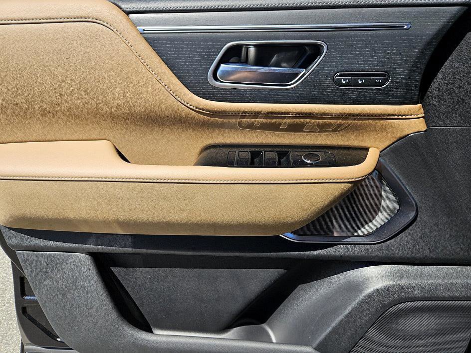 2025 Infiniti QX80 Sensory photo 25