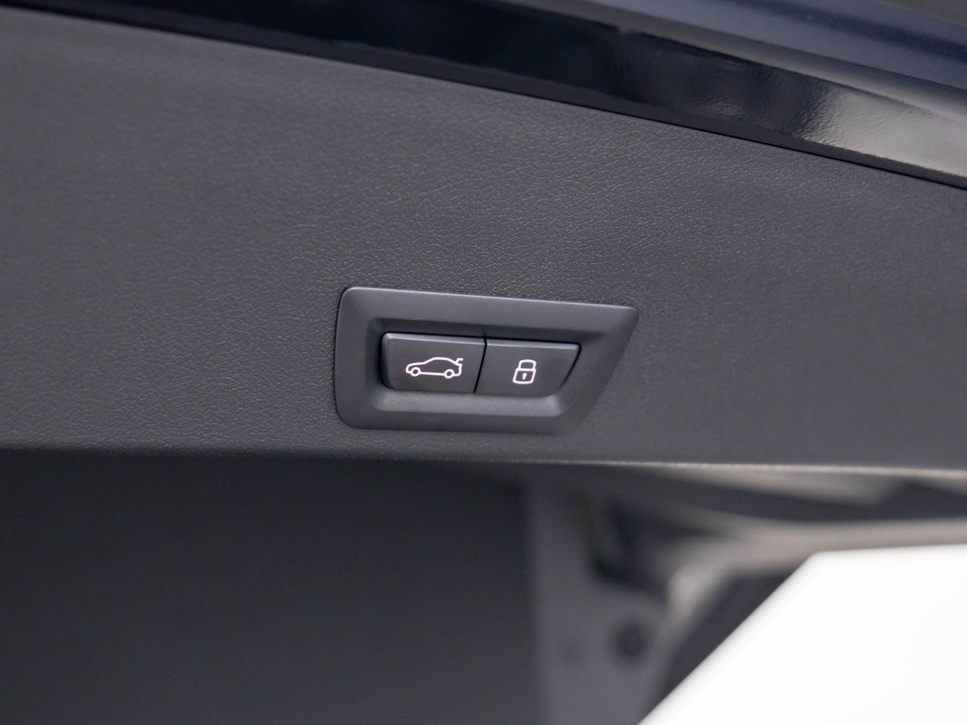 New 2025 Carbon Black Metallic BMW Base image 37