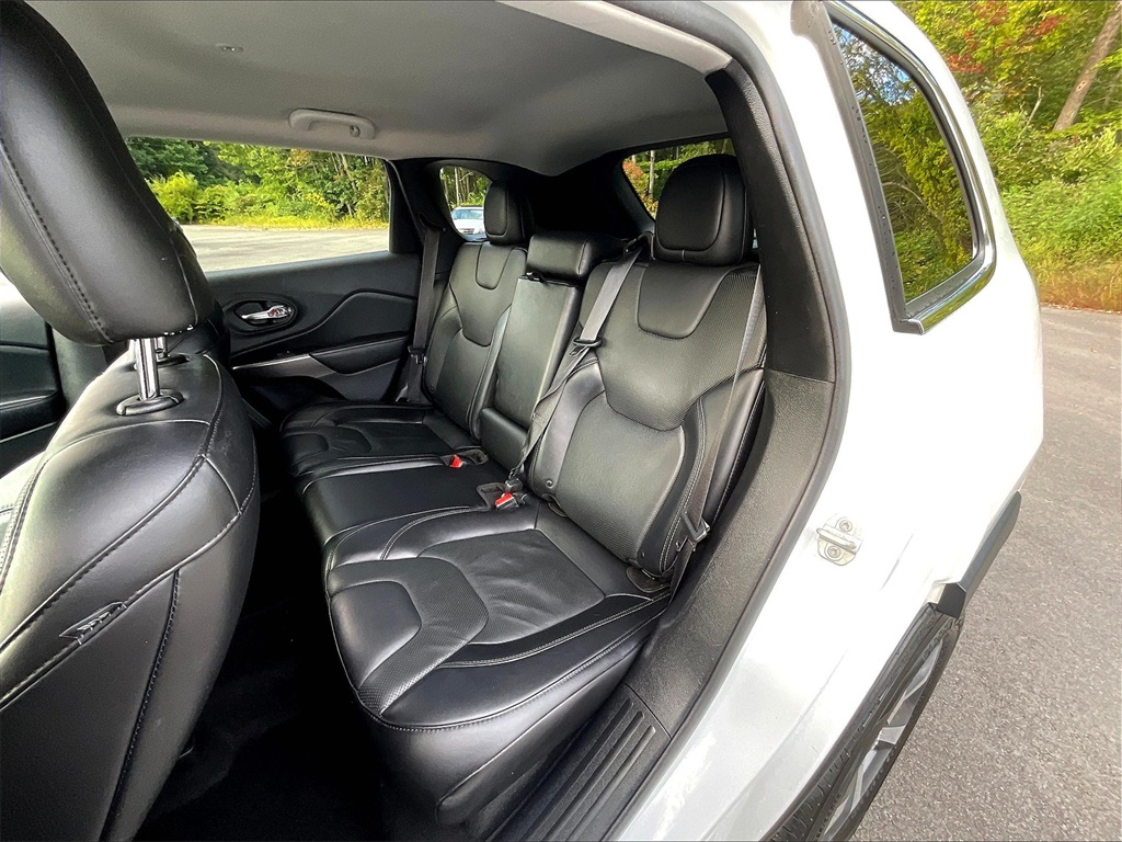 2019 Jeep Cherokee Limited photo 22