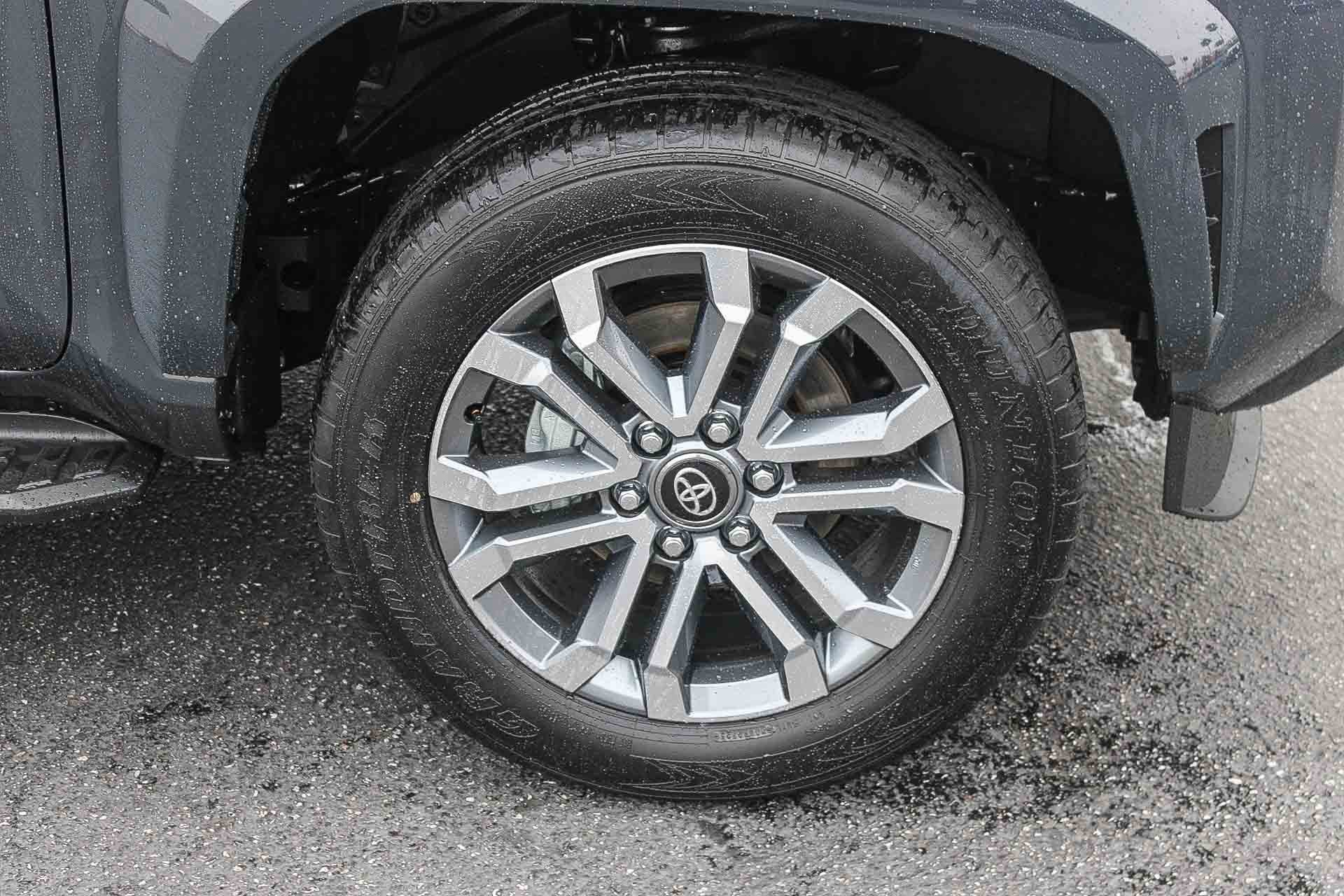 2025 Toyota 4Runner Limited photo 9