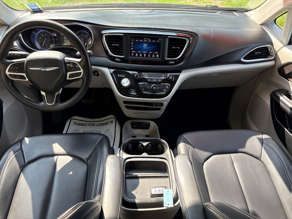 2020 Chrysler Voyager LXi photo 18