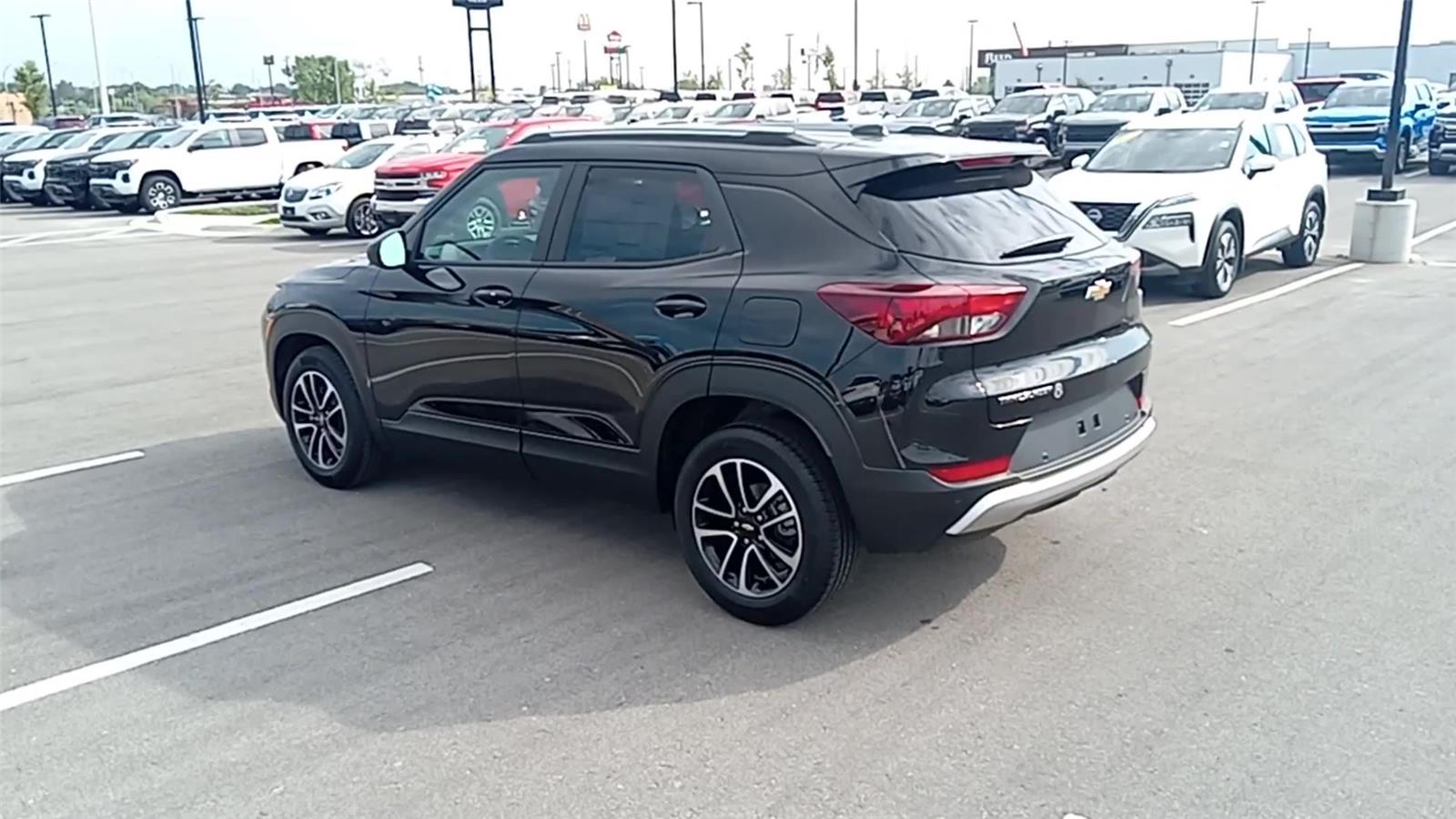 2026 Chevrolet Trailblazer LT photo 4