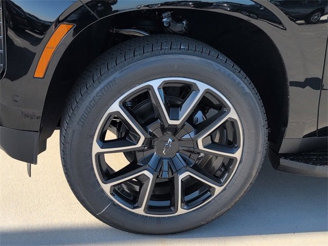 2025 Chevrolet Suburban RST photo 4