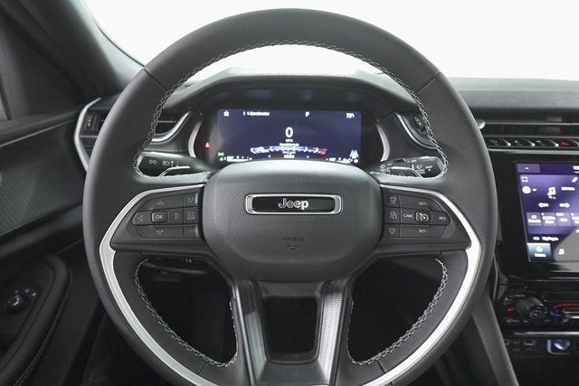 2025 Jeep Grand Cherokee Laredo X photo 13