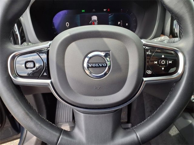 2023 Volvo XC60 Plus photo 16