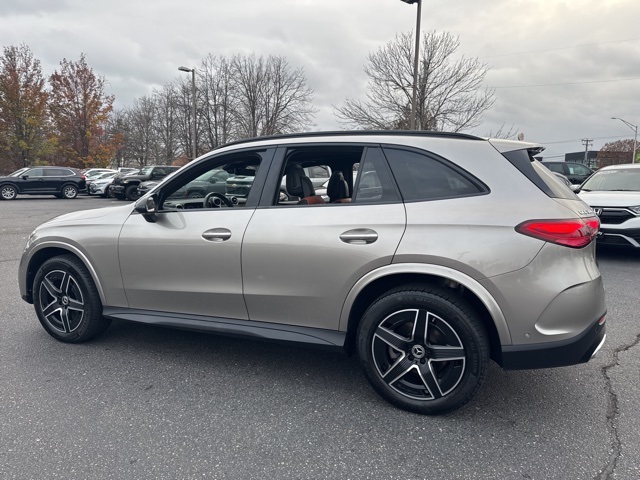 2024 Mercedes Benz GLC 300 4MATIC photo 4