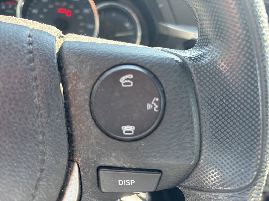 2015 Toyota Corolla LE photo 13