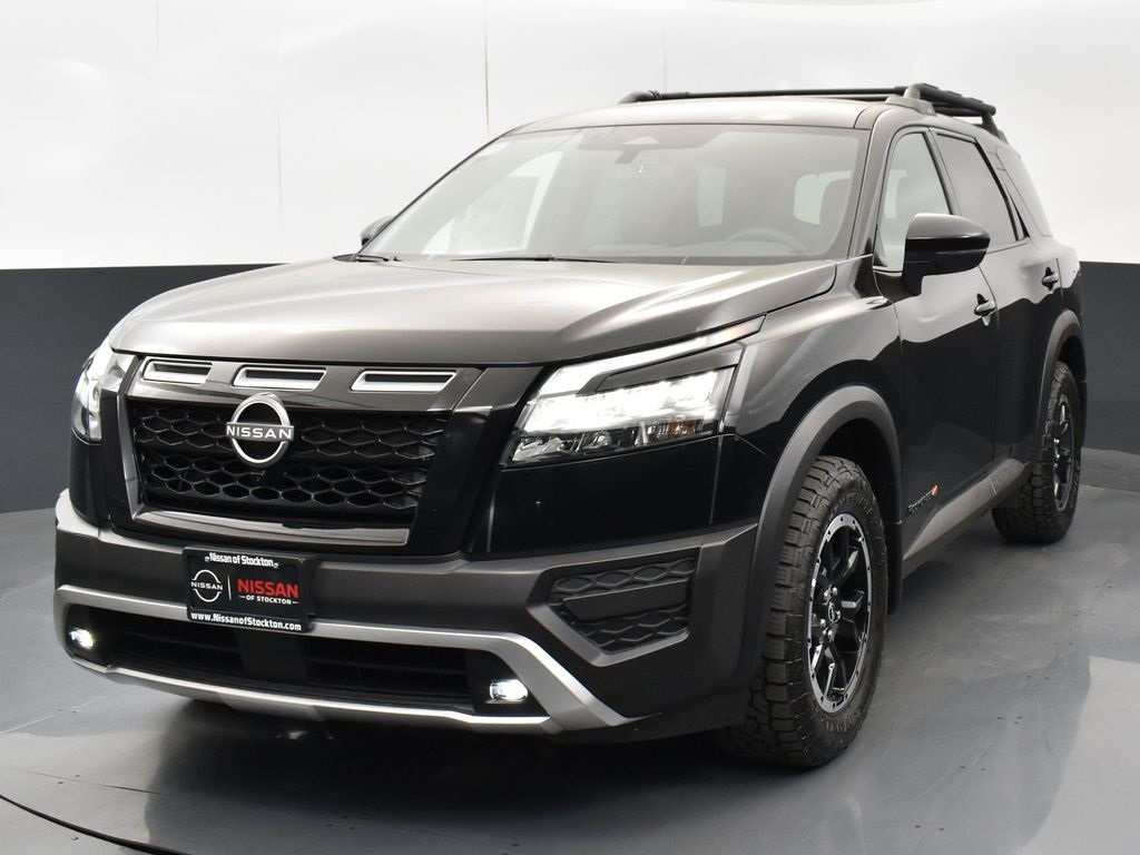 2025 Nissan Pathfinder Rock Creek photo 3