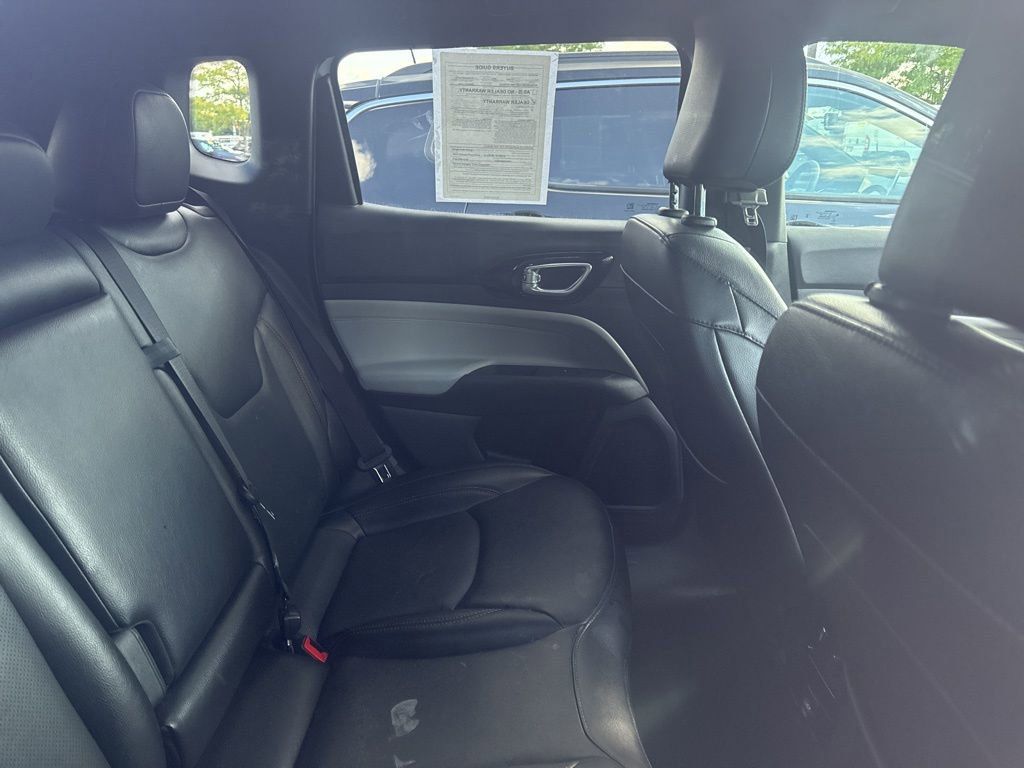 2023 Jeep Compass Limited photo 6