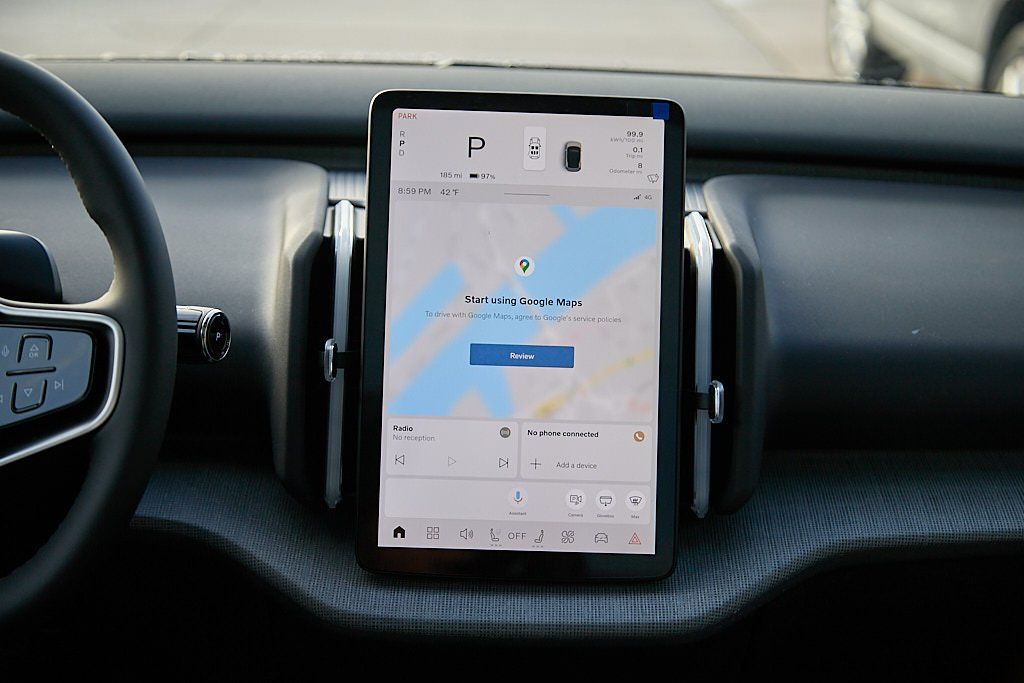 2025 VOLVO EX30 - Image 24