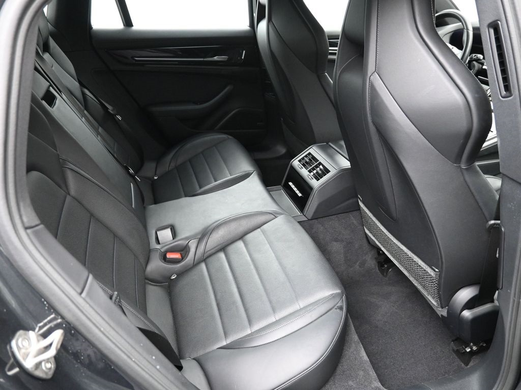 2024 Porsche Panamera Base photo 8