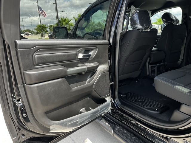 2025 Ram 1500 Tradesman photo 13