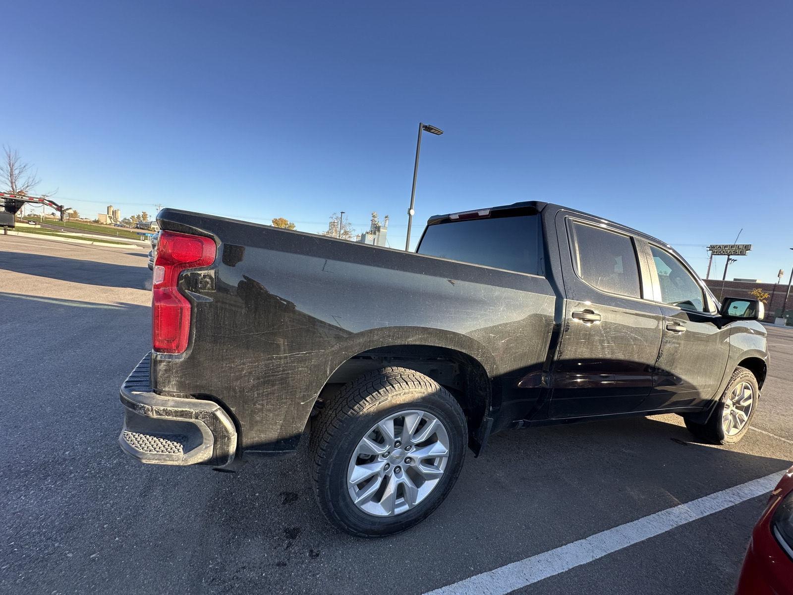 2021 Chevrolet Silverado 1500 Custom photo 2