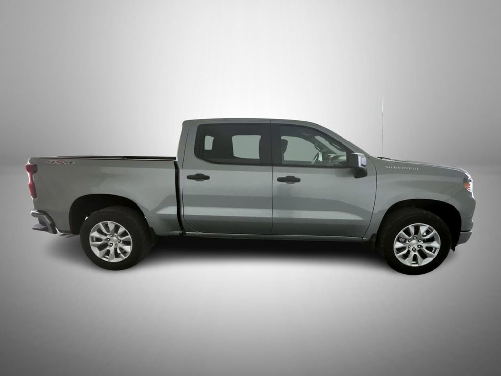 2026 Chevrolet Silverado 1500 Custom photo 4