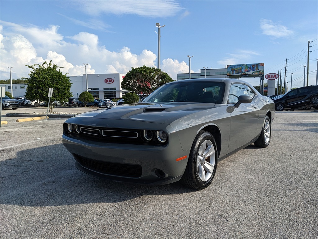 2023 Dodge Challenger SXT photo 3
