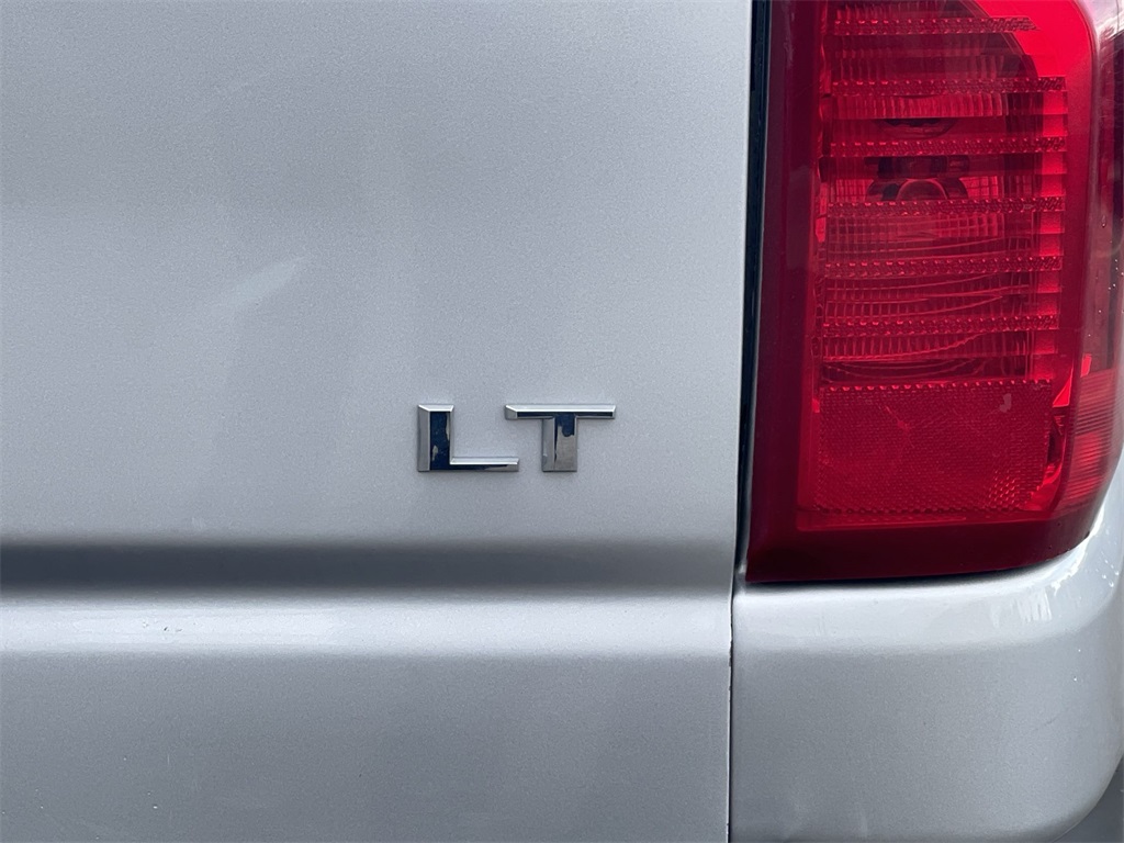 2023 Chevrolet Silverado 3500HD LT photo 7