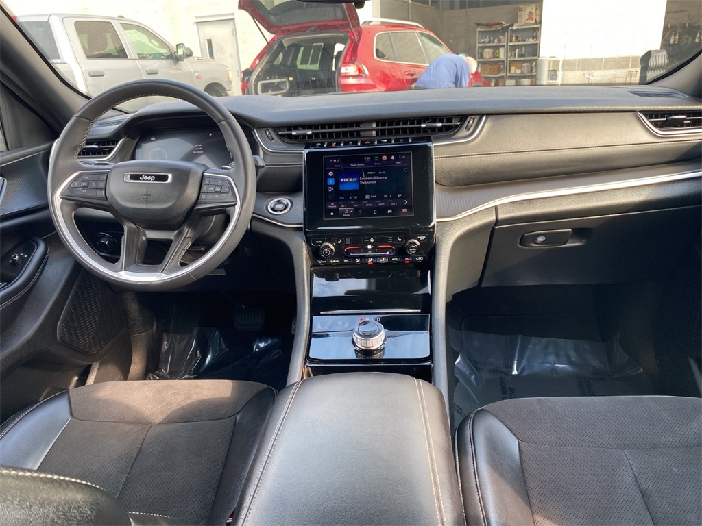 2023 Jeep Grand Cherokee Altitude photo 26