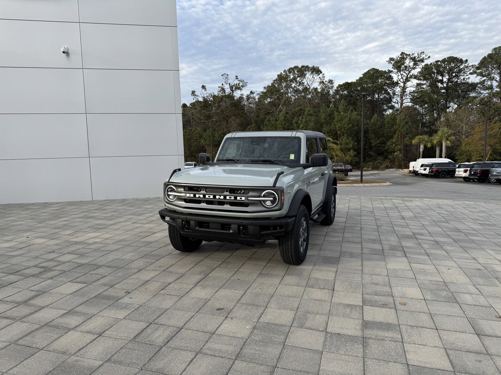 2024 Ford Bronco Big Bend photo 2