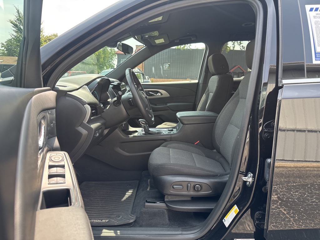 2022 Chevrolet Traverse Cloth photo 12