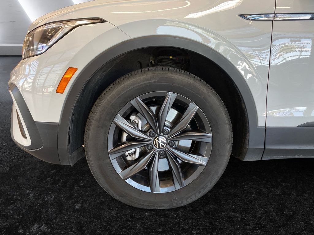 2024 Volkswagen Tiguan SE photo 22