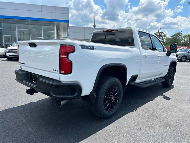 2025 Chevrolet Silverado 2500HD LTZ photo 4