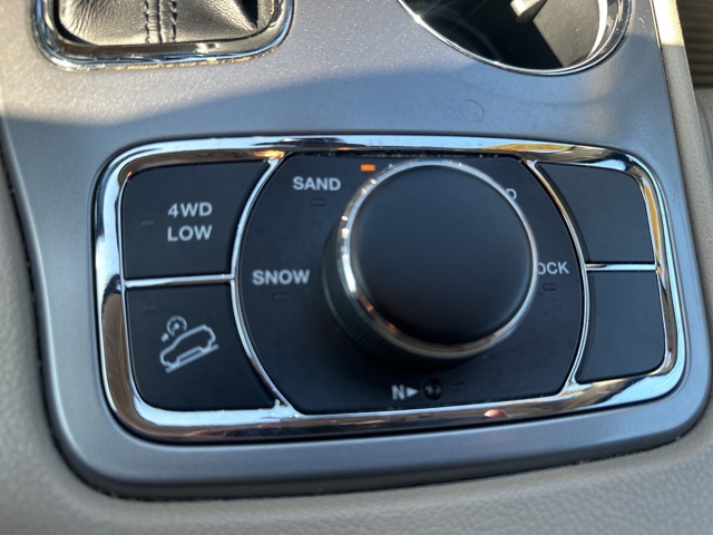 2020 Jeep Grand Cherokee Limited photo 15