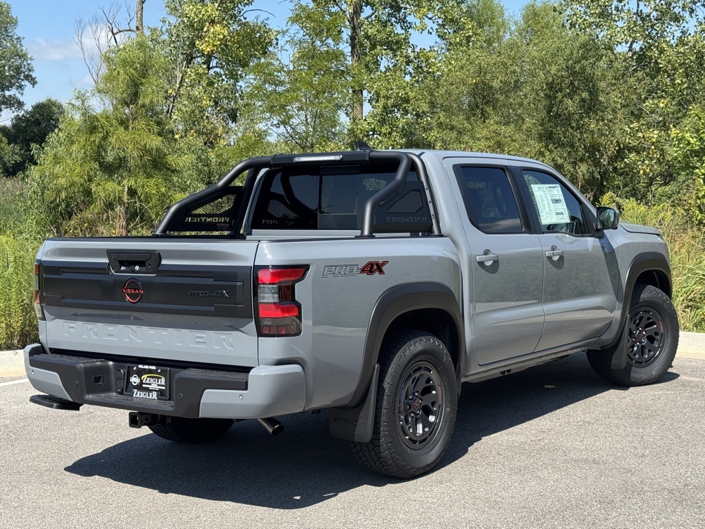 2025 Nissan Frontier PRO-4X photo 6
